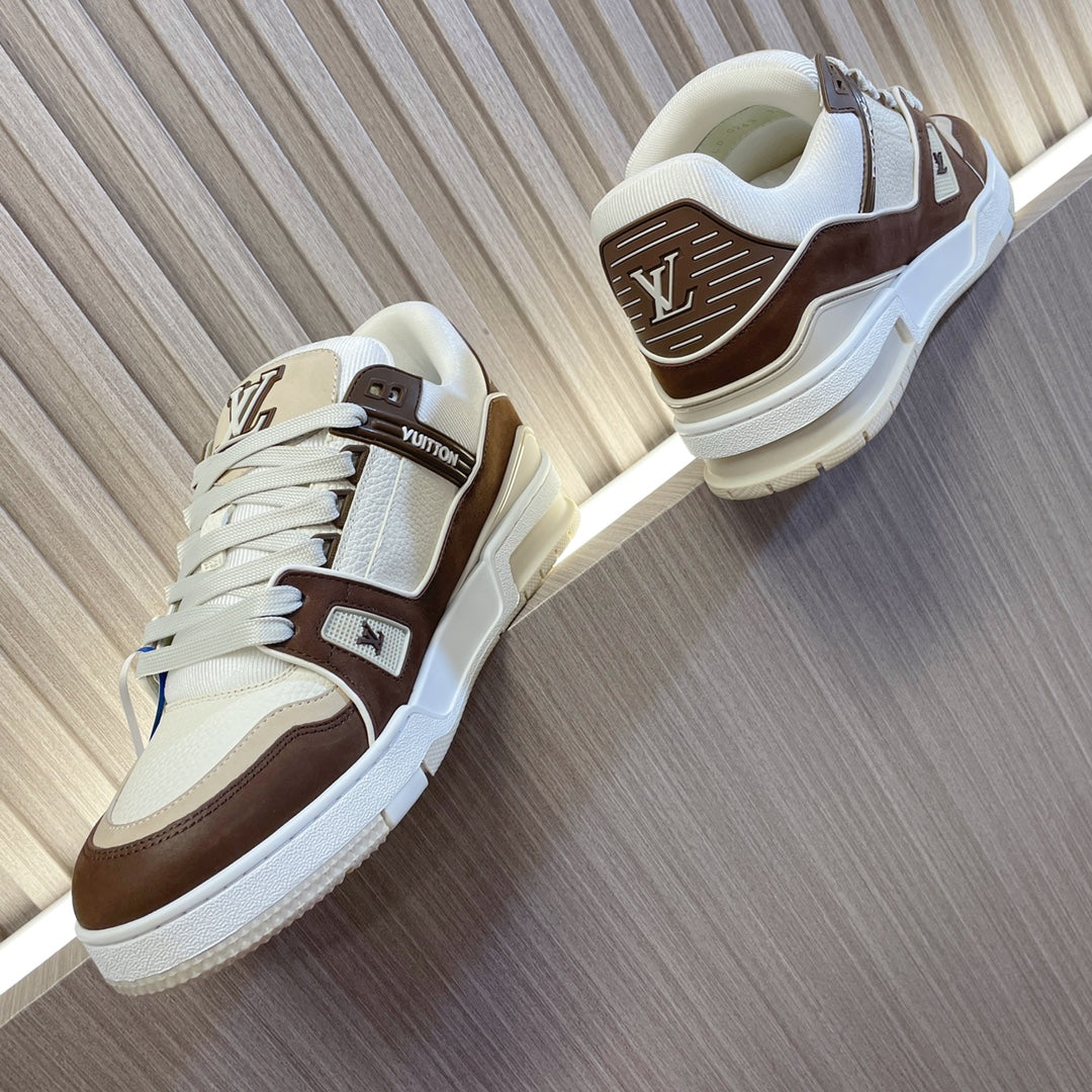 LV 26S LOW TOP SNEAKERS IN WHITE BROWN CALFSKIN WITH MONOGRAM SOLE DETAIL