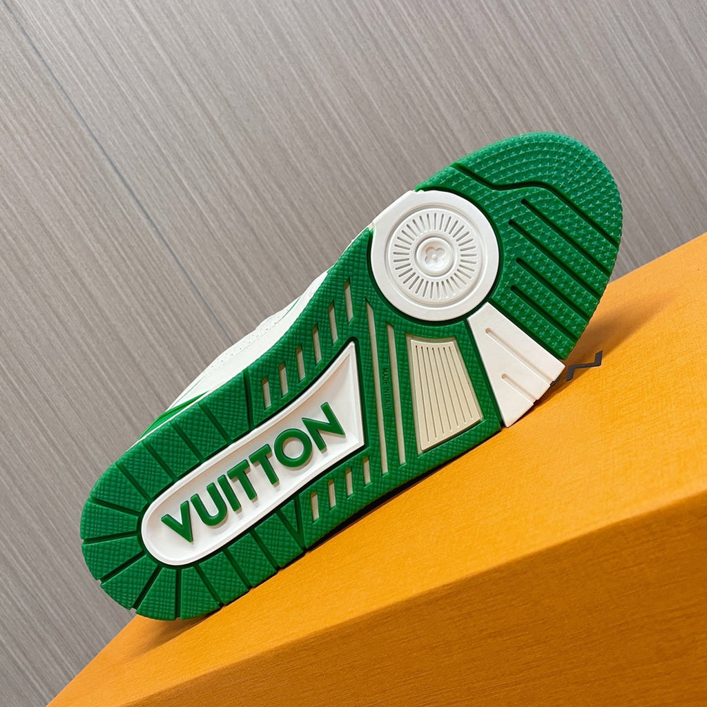 LV 26S LOW TOP SNEAKERS IN WHITE GREEN CALFSKIN WITH MONOGRAM SOLE DETAIL