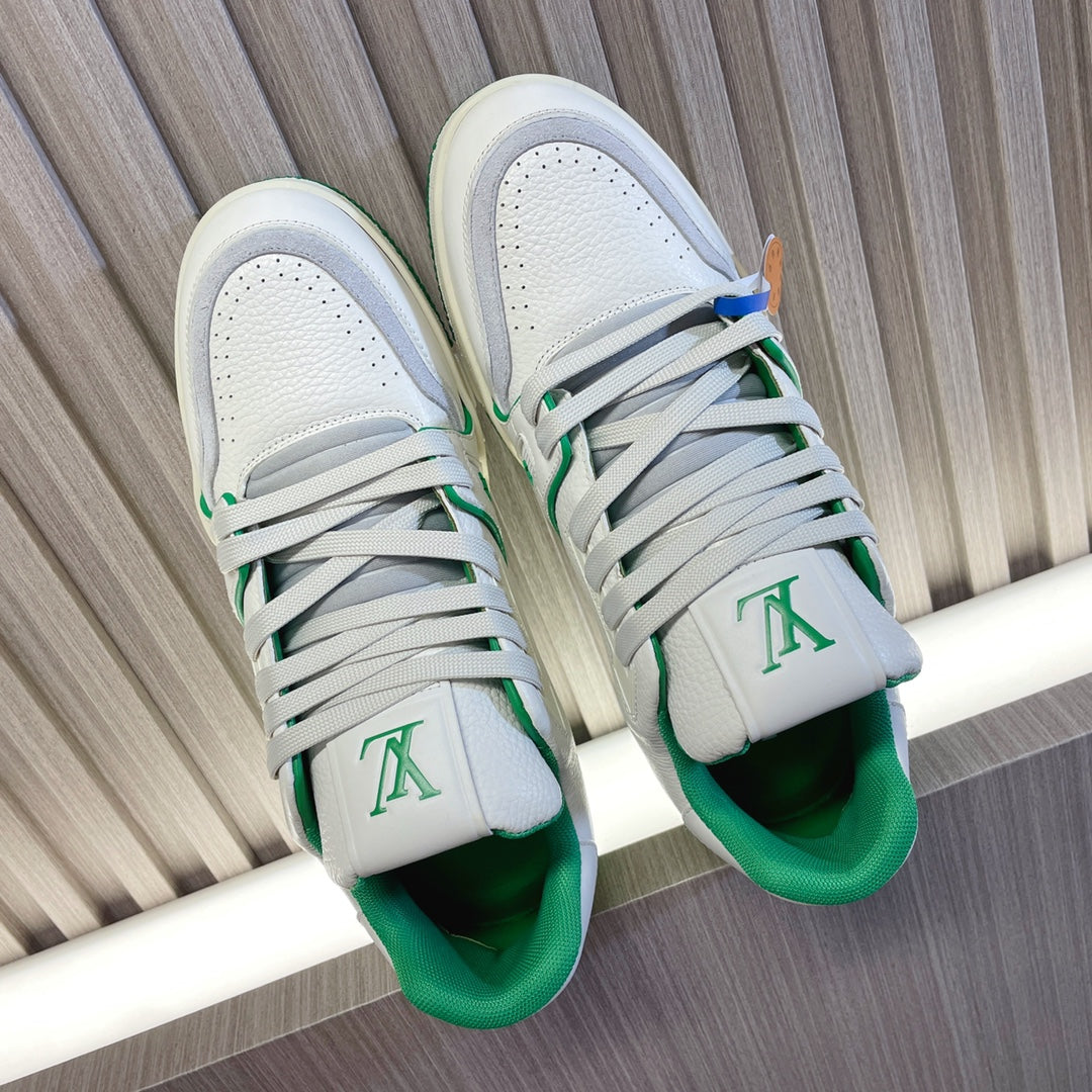 LV 26S LOW TOP SNEAKERS IN WHITE GREEN CALFSKIN WITH MONOGRAM SOLE DETAIL