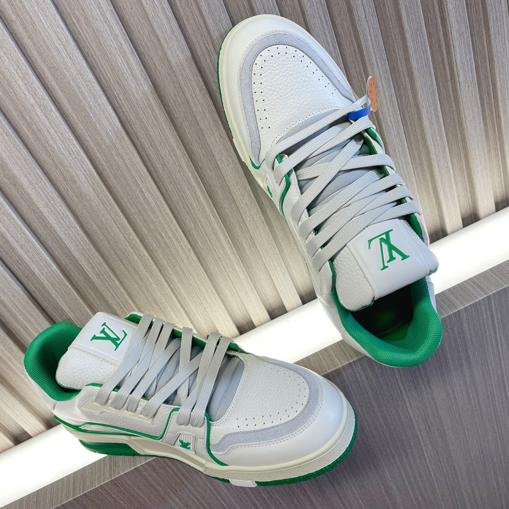 LV 26S LOW TOP SNEAKERS IN WHITE GREEN CALFSKIN WITH MONOGRAM SOLE DETAIL