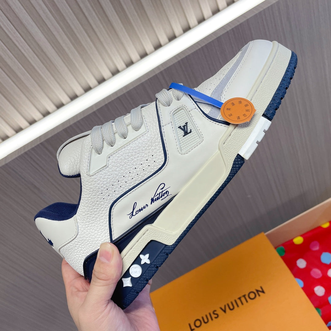LV 26S LOW TOP SNEAKERS IN WHITE NAVY CALFSKIN WITH MONOGRAM SOLE DETAIL