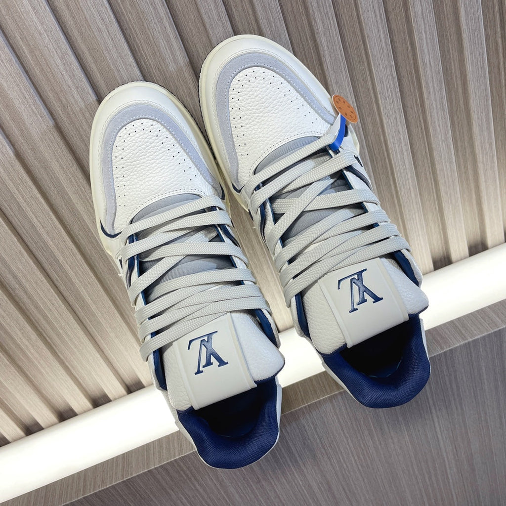 LV 26S LOW TOP SNEAKERS IN WHITE NAVY CALFSKIN WITH MONOGRAM SOLE DETAIL
