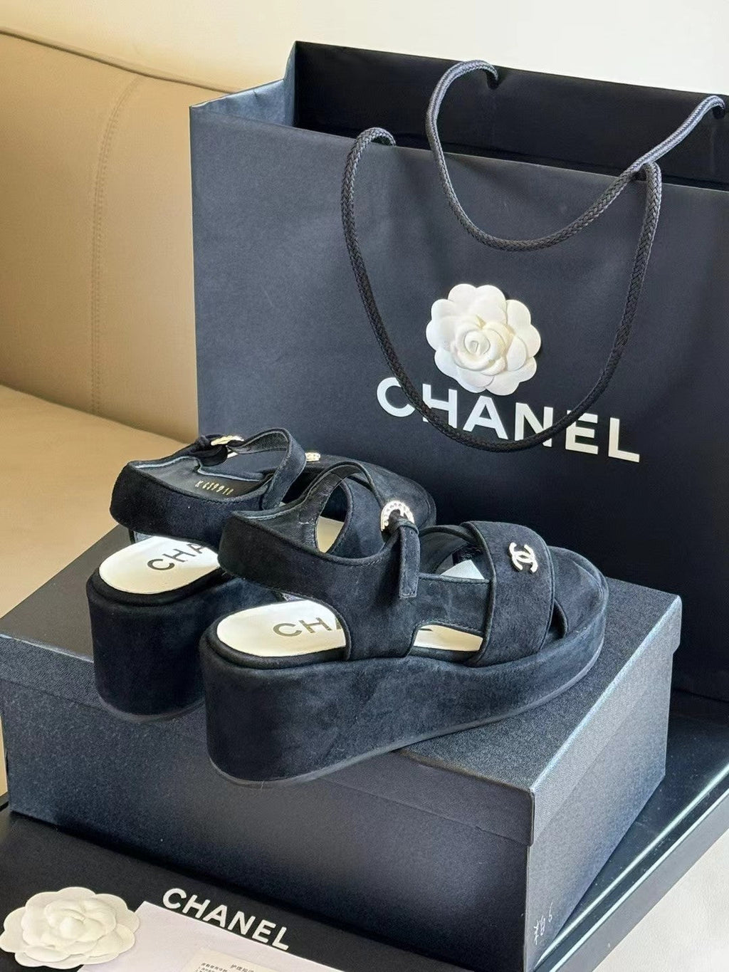 CC CLASSIC WEDGE SANDALS IN BLACK LAMBSKIN SUEDE