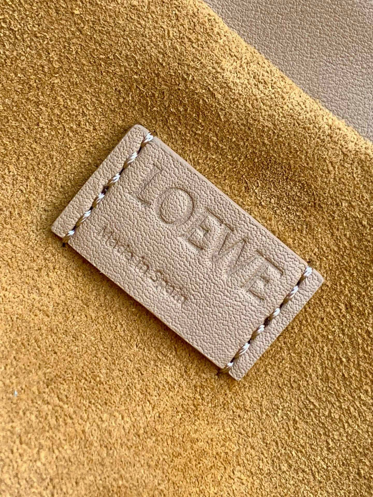 LOEWE FLAMENCO CLUTCH BAG 23 IN BEIGE CALFSKIN