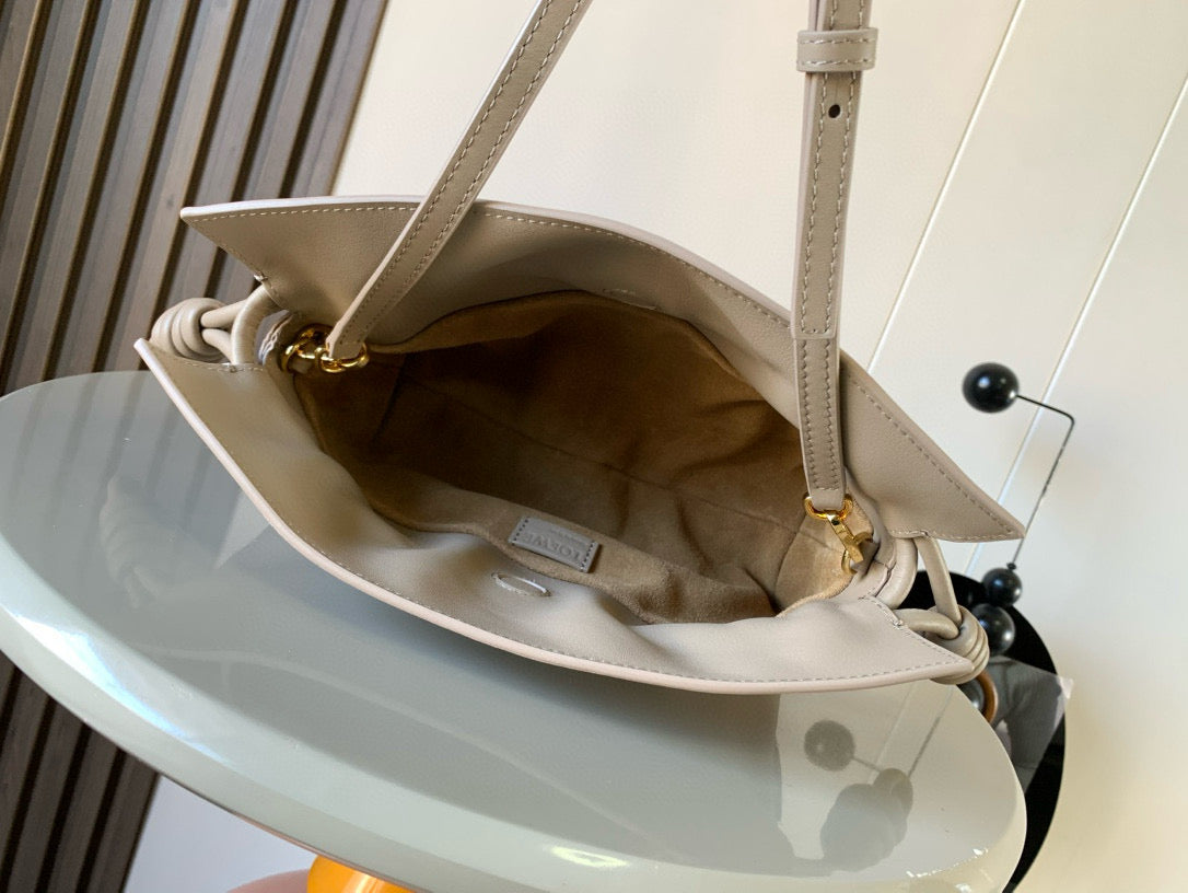 LOEWE FLAMENCO CLUTCH BAG 23 IN BEIGE CALFSKIN
