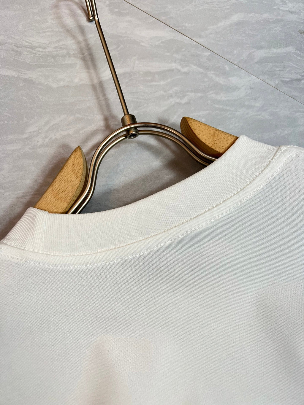 LV T-SHIRT IN WHITE PURE COTTON COLORFUL LOGO 238925