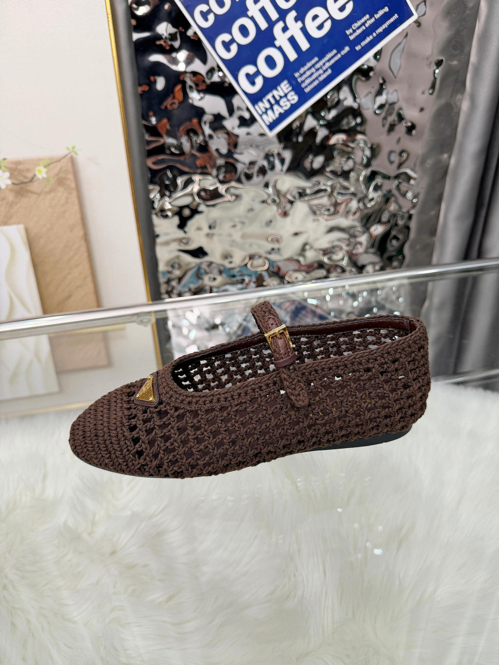 PRADA 26S MARY JANE FLATS IN DARK BROWN WOVEN RAFFIA WITH TRIANGLE LOGO