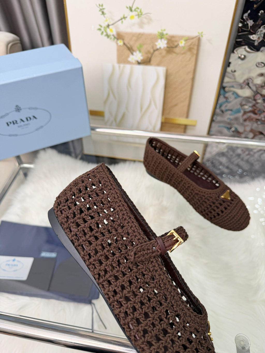 PRADA 26S MARY JANE FLATS IN DARK BROWN WOVEN RAFFIA WITH TRIANGLE LOGO