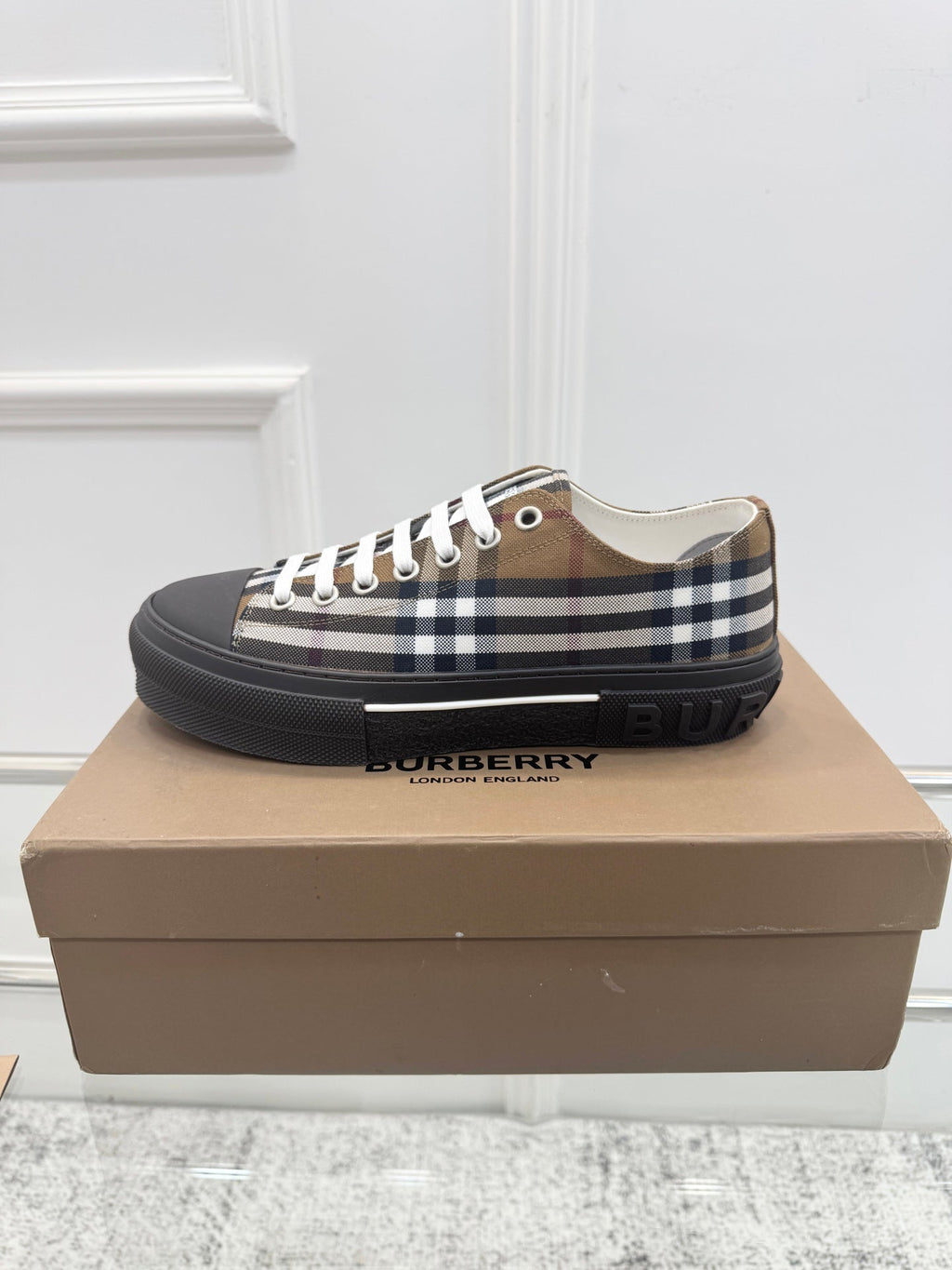BURBERRY 26S VINTAGE CHECK SNEAKERS IN DARK BROWN AND BLACK CANVAS