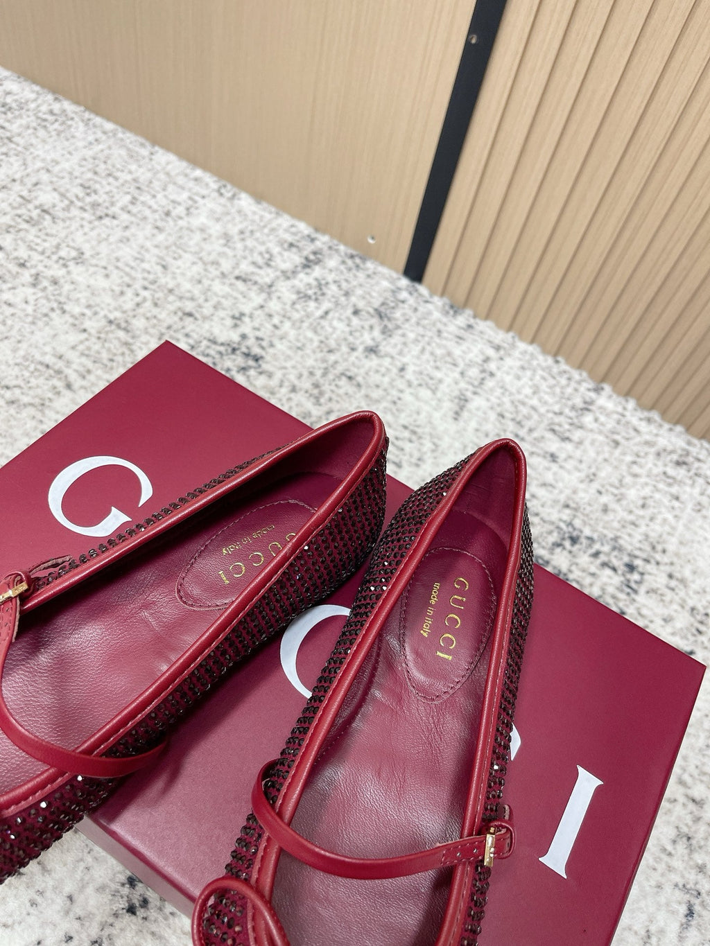 GUCCI 26S BALLET FLATS IN RED WITH CRYSTALS