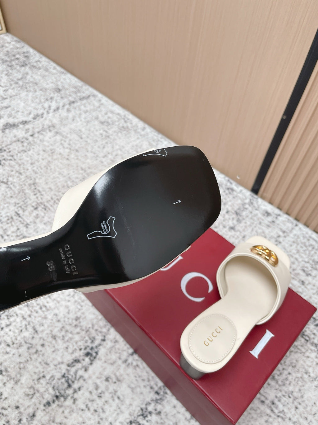 GUCCI 26S GG LOGO HIGH-HEEL MULES IN CREAM WHITE CALFSKIN