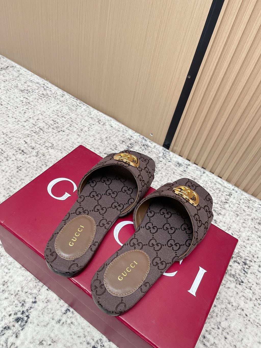 GUCCI 26S SLIDE SANDAL IN DARK BROWN CANVAS