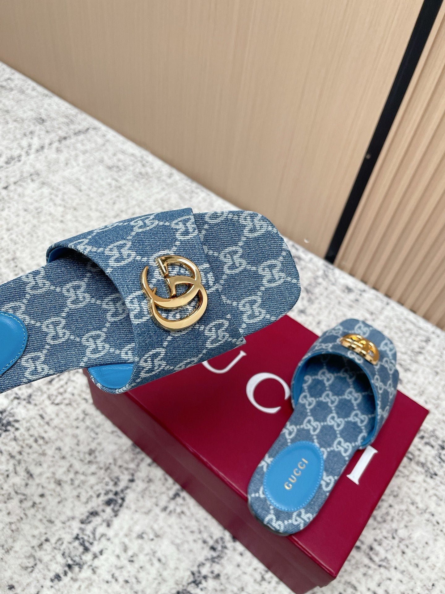 GUCCI 26S SLIDE SANDAL IN BLUE DENIM