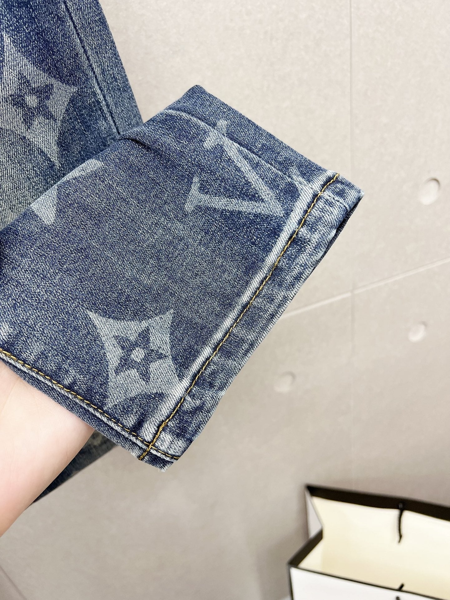 LV BLUE MONOGRAM DENIM JEAN 239499
