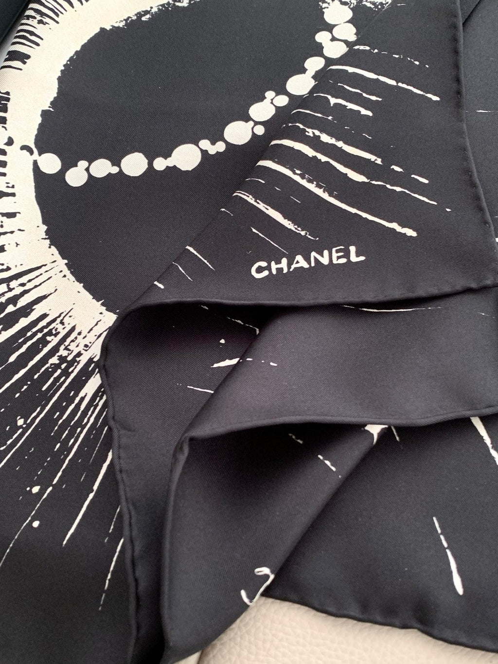 CHANEL 26S SCARF 90 IN SILK 311794