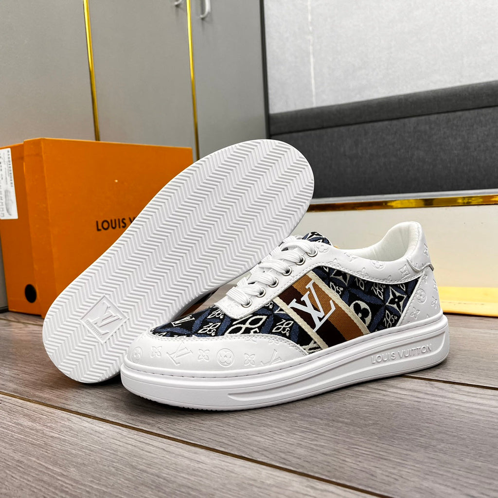 LV TRAINER IN WHITE EMBOSSED CALFSKIN AND MONOGRAM FABRIC