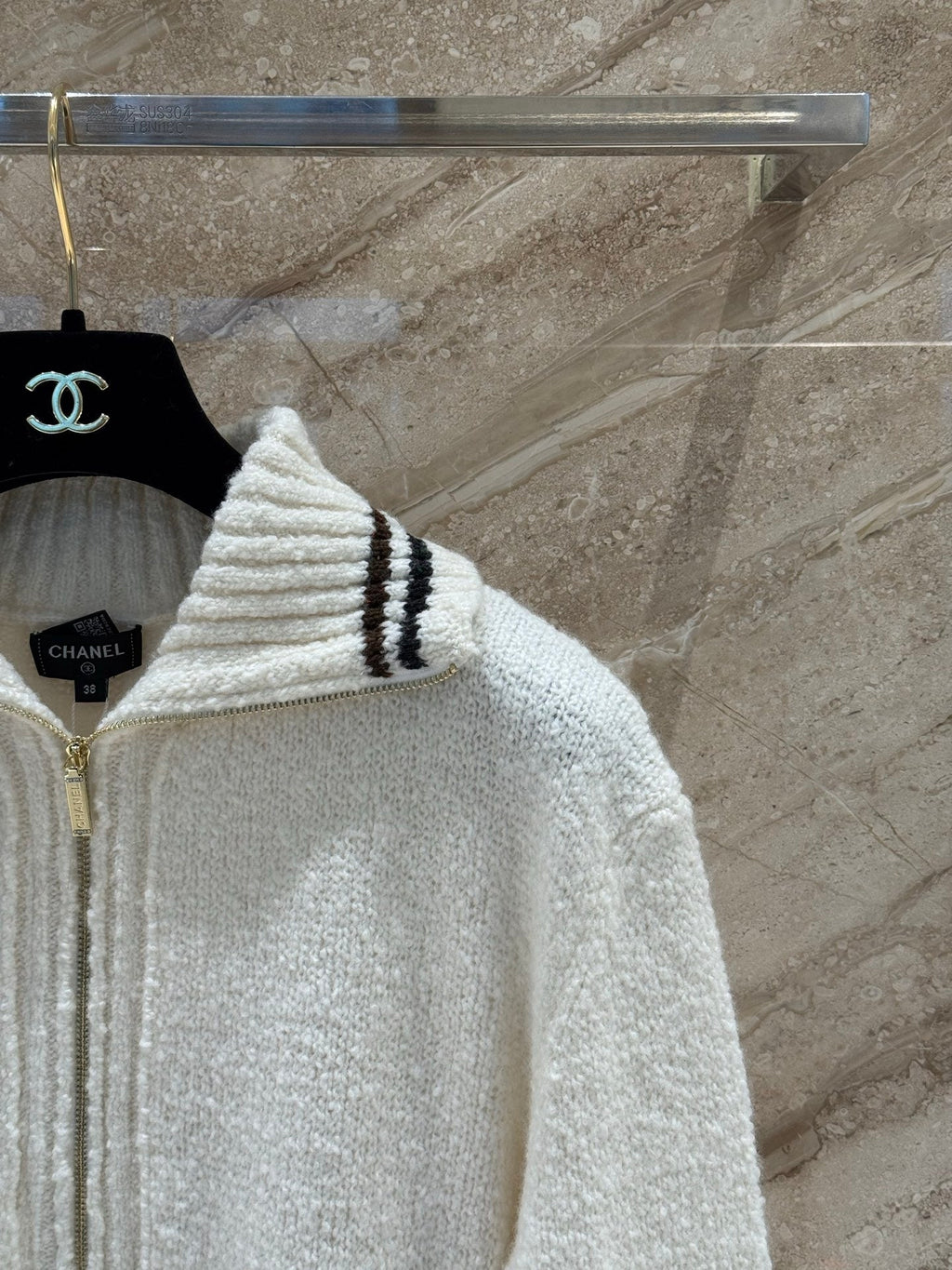 CHANEL 25S CASHMERE HALF-ZIP T-SHIRT 318