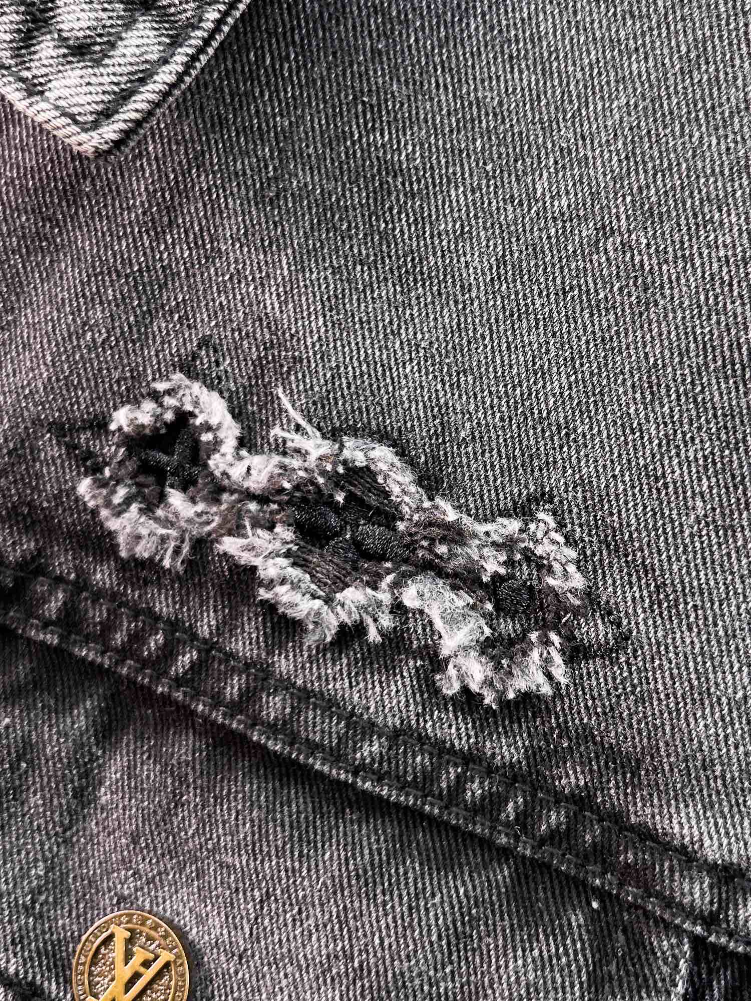 LV CHARCOAL BLACK DENIM JACKET 239526