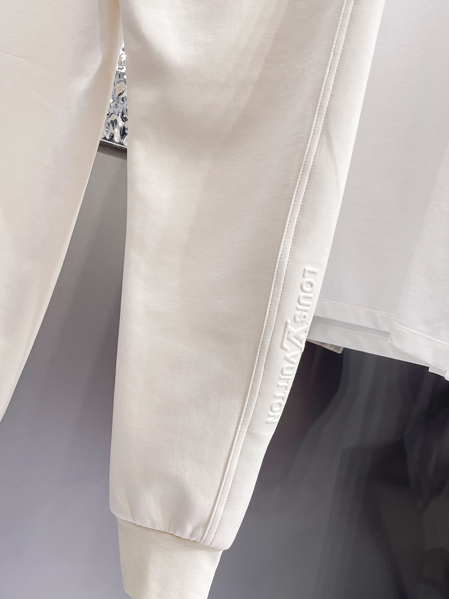 LV WHITE TROUSERS 239506