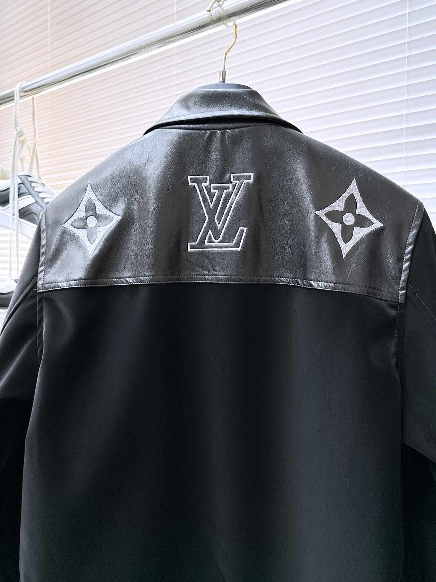 LV SHIRT JACKET IN BLACK SOFT CALFSKIN 239124