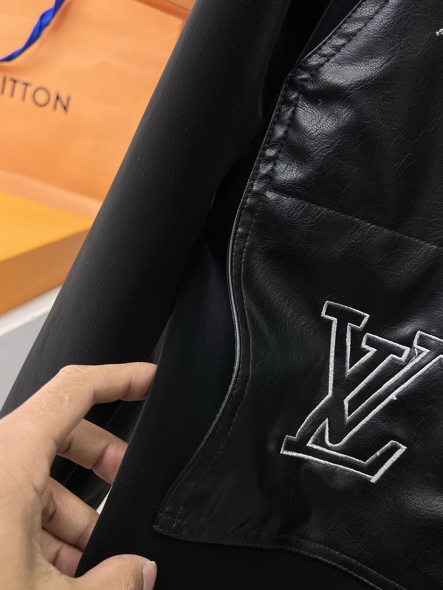 LV BLACK CALFSKIN JACKET 239522