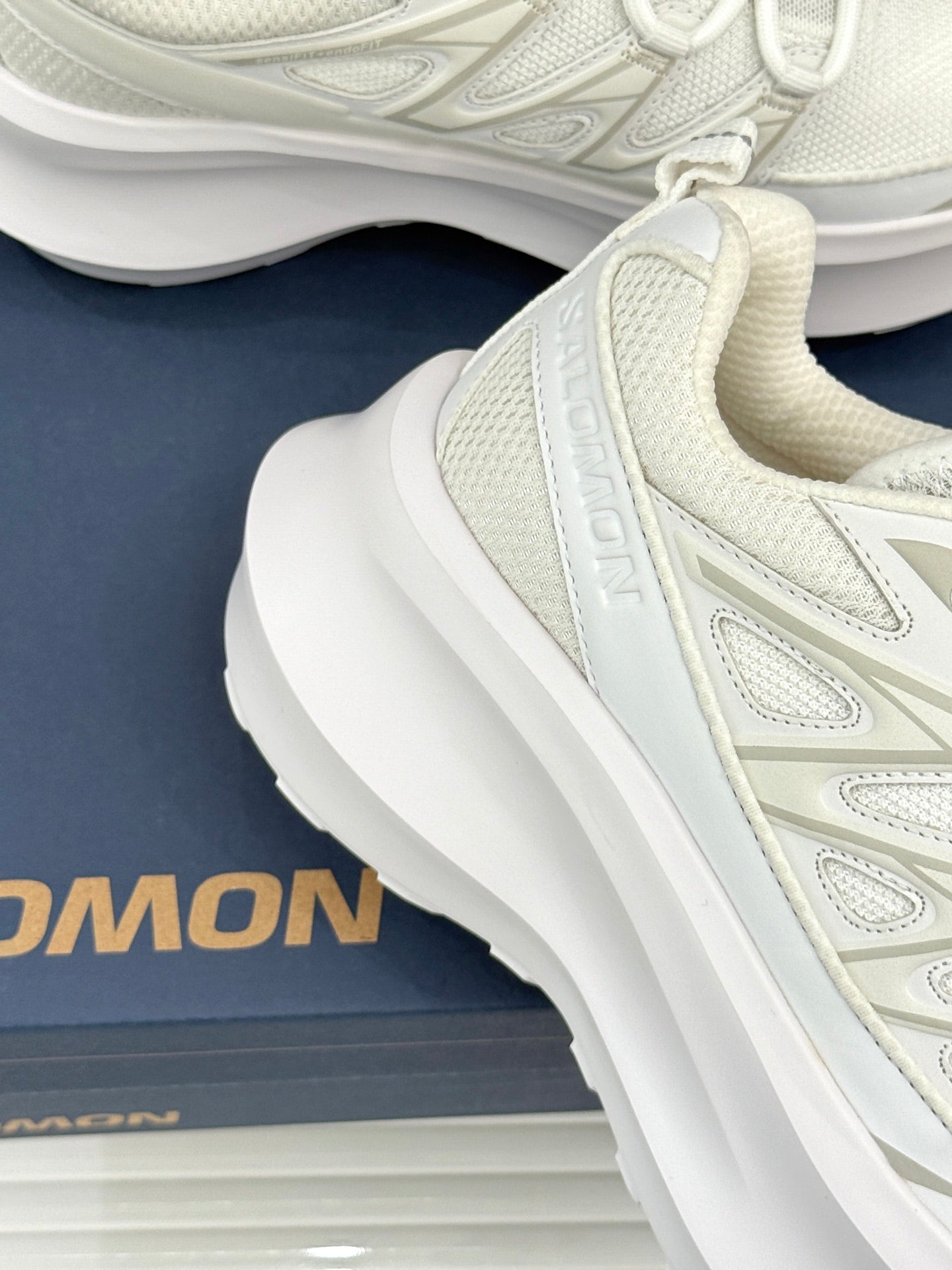 ALO 25S SALOMON XT-6 SNEAKER IN WHITE MESH FABRIC AND TPU STYLE 6