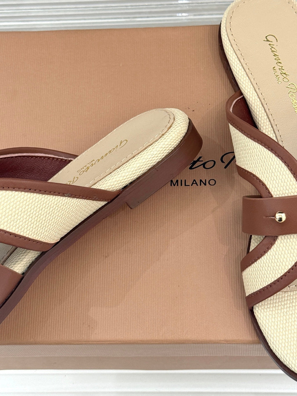 GIANVITO ROSSI 26S STUDDED FLAT SANDALS IN BEIGE CANVAS AND BROWN CALFSKIN
