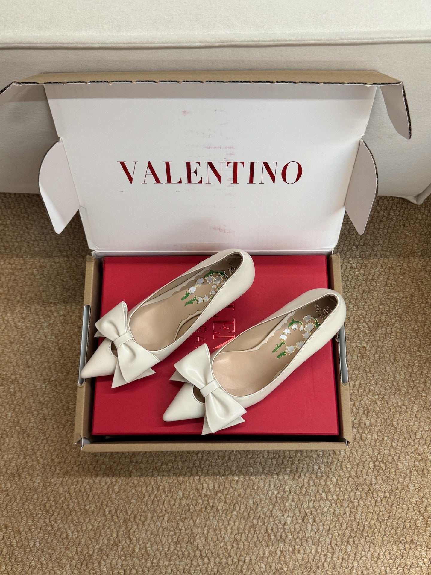 VALENTINO 26S HIGH HEEL SHOES IN OFF-WHITE CALFSKIN WITH BOW
