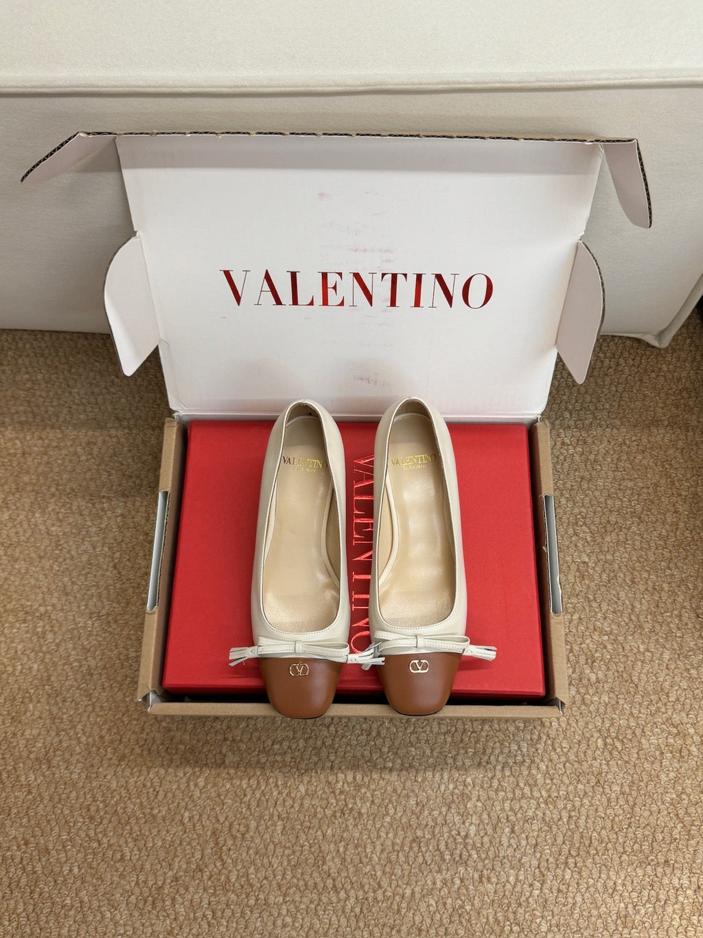 VALENTINO 26S HEELED BALLET FLATS IN BROWN AND CREAM WHITE CALFSKIN