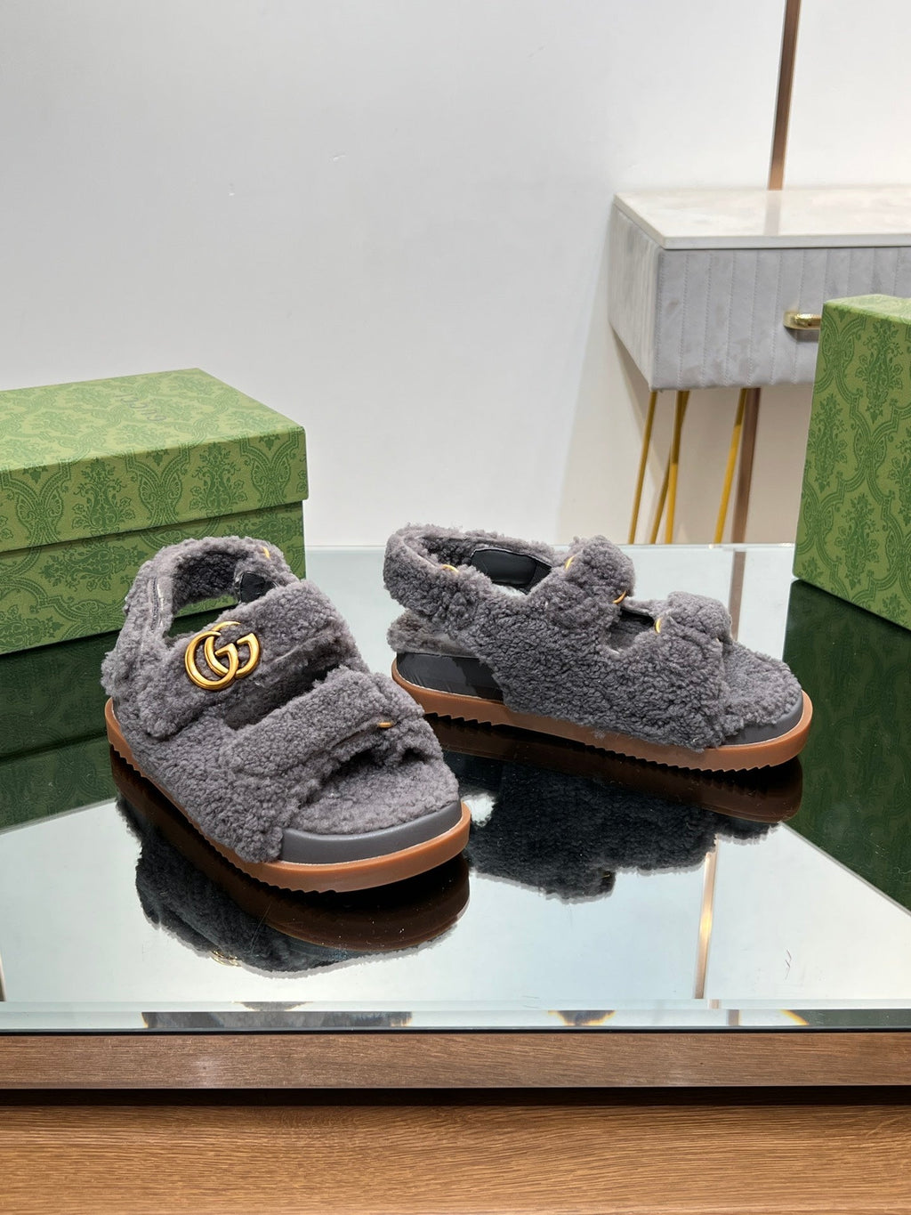 DAD SANDALS IN DARK GRAY FLEECE WITH GOLD HARDWARE