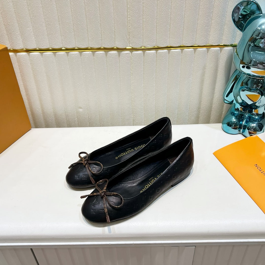 LV 26S BALLET FLATS IN BLACK MONOGRAM CALFSKIN WITH BOW