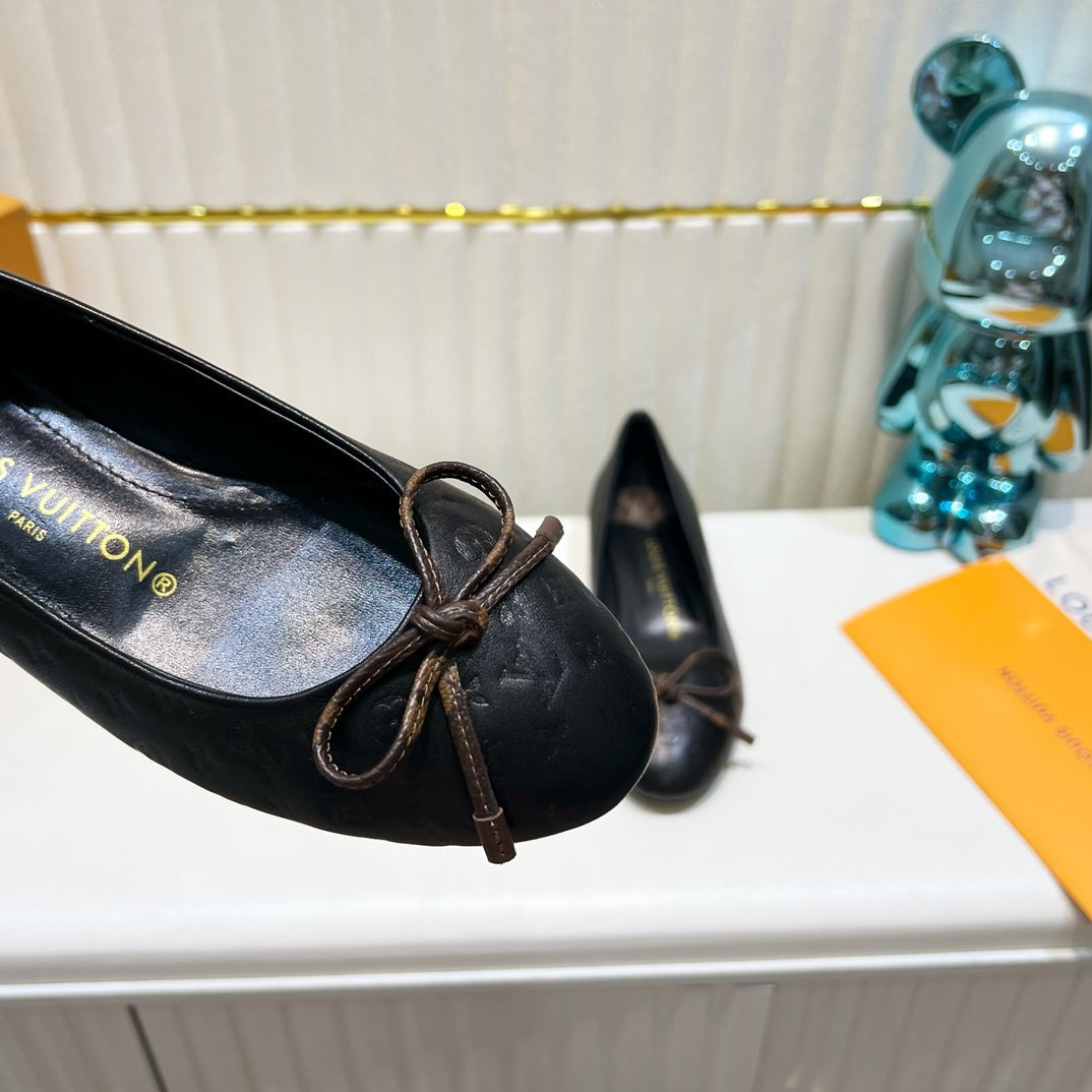LV 26S BALLET FLATS IN BLACK MONOGRAM CALFSKIN WITH BOW