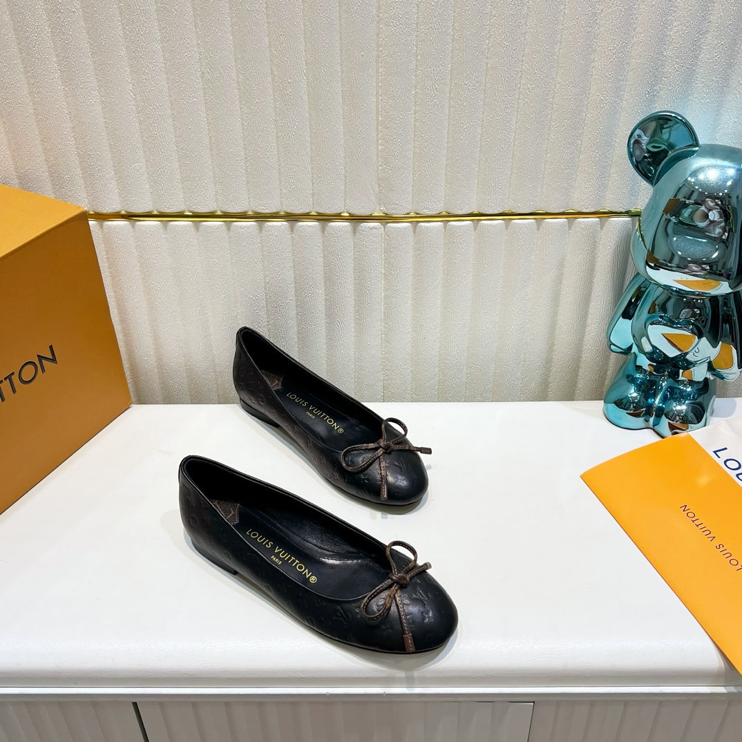 LV 26S BALLET FLATS IN BLACK MONOGRAM CALFSKIN WITH BOW