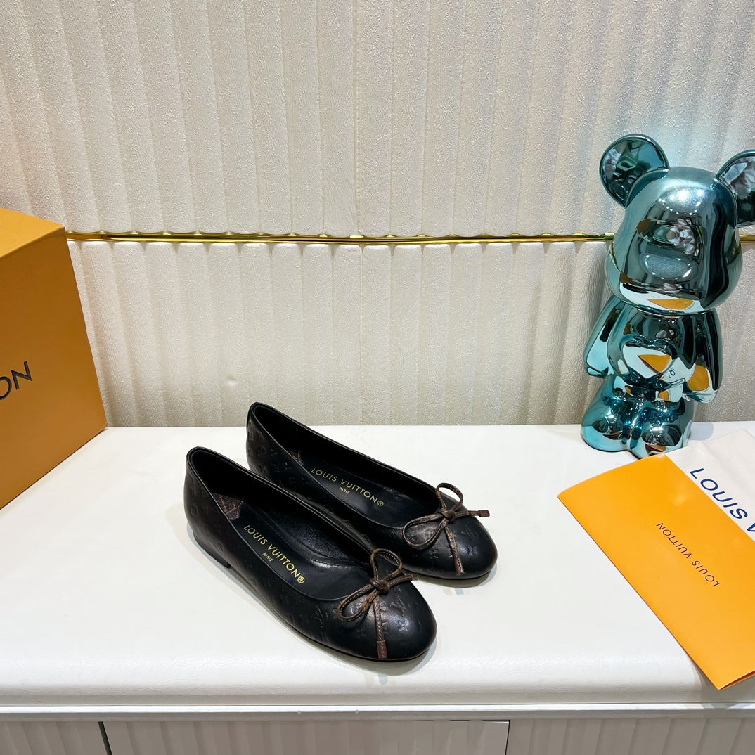 LV 26S BALLET FLATS IN BLACK MONOGRAM CALFSKIN WITH BOW