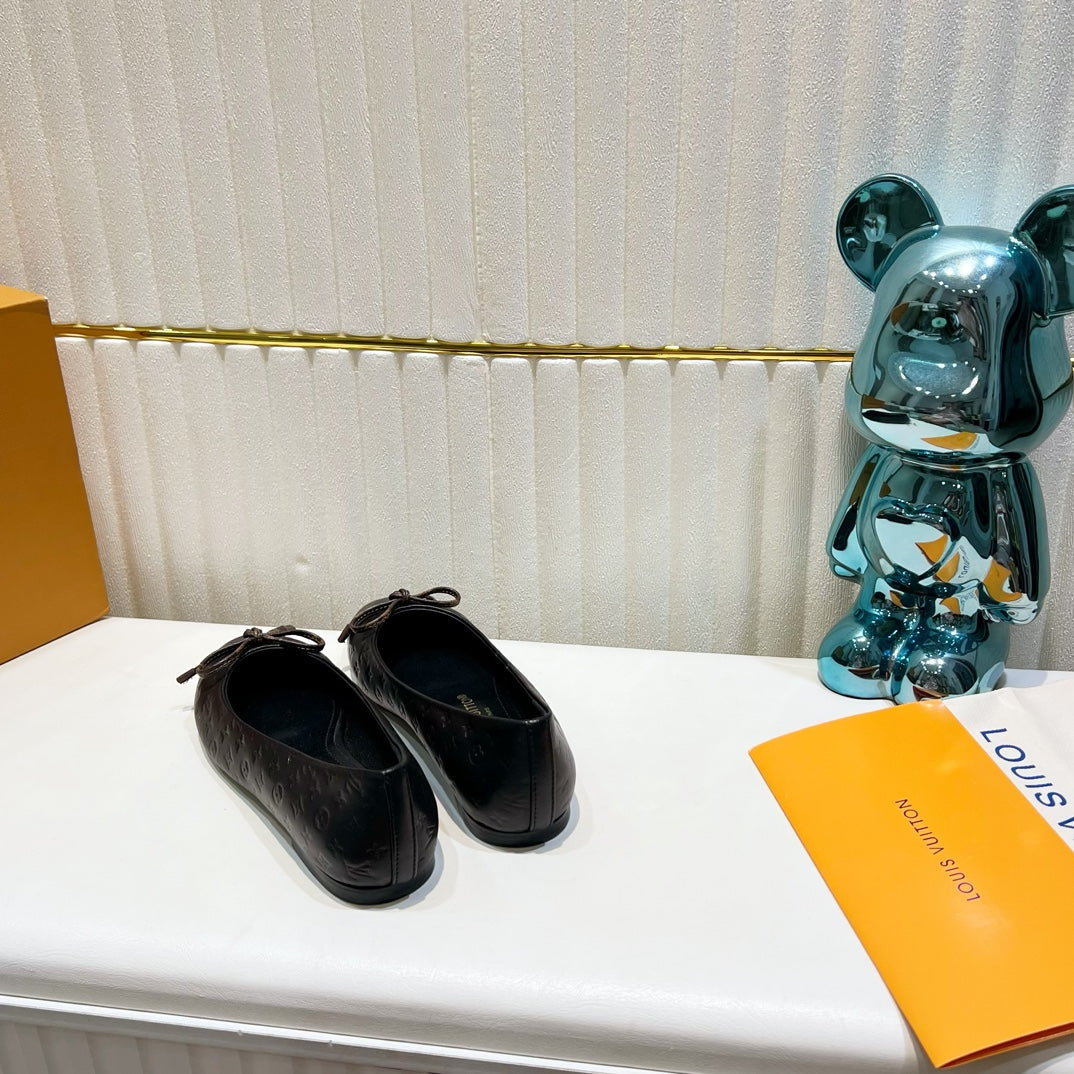 LV 26S BALLET FLATS IN BLACK MONOGRAM CALFSKIN WITH BOW