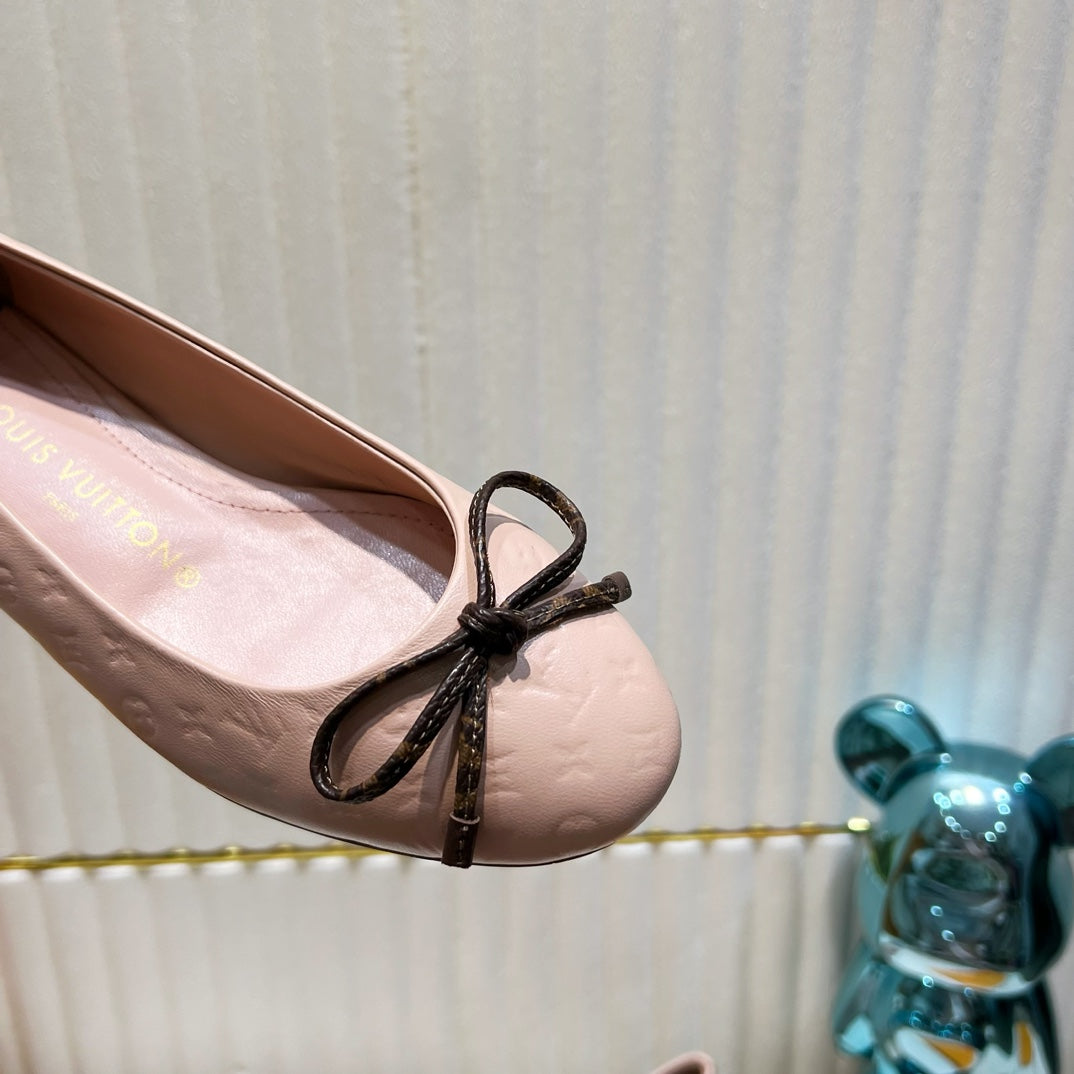 LV 26S BALLET FLATS IN LIGHT PINK MONOGRAM CALFSKIN WITH BOW