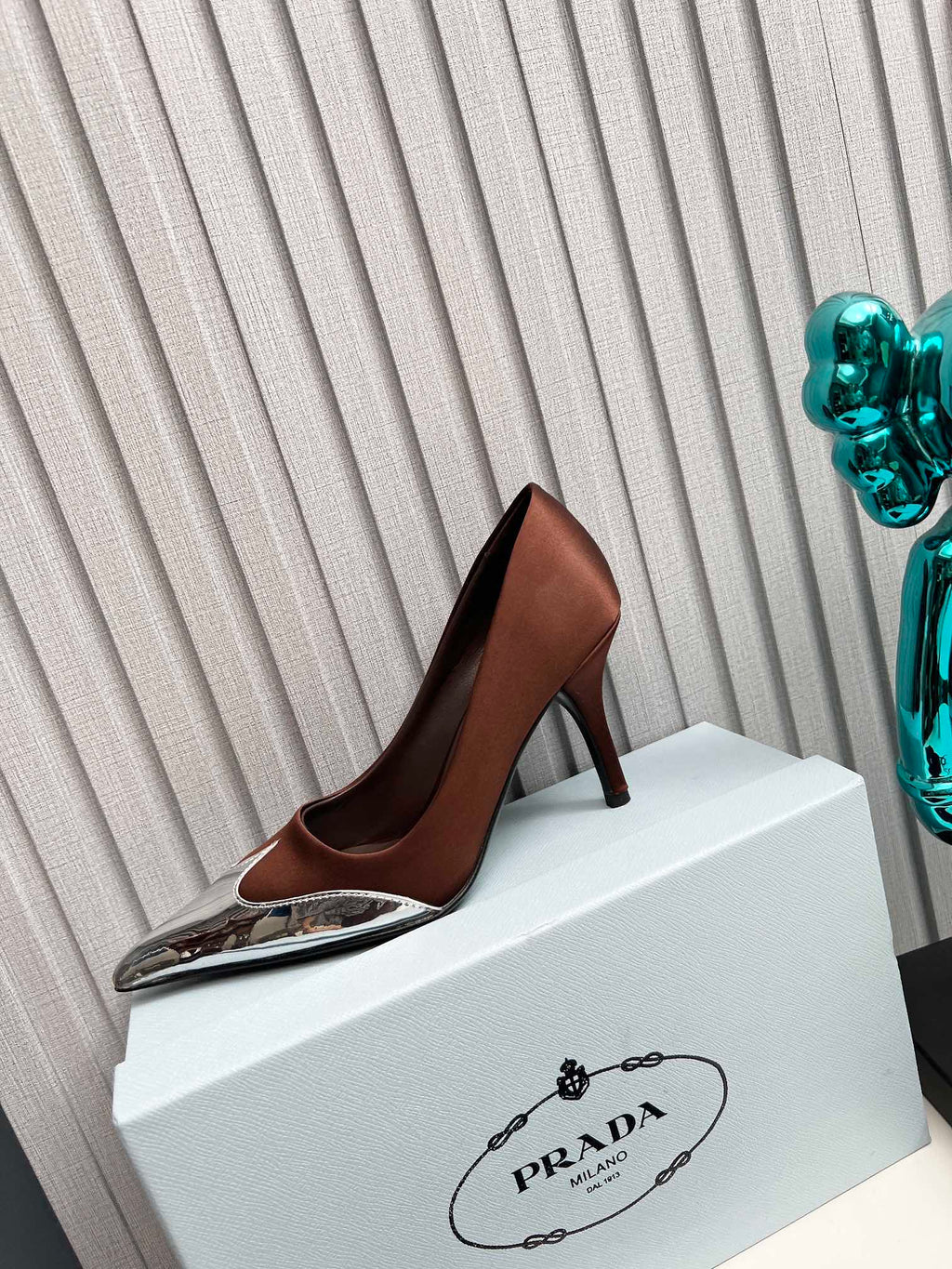 HIGH POINTED-TOE PUMPS IN CHOCOLATE MIX SILVER SATIN