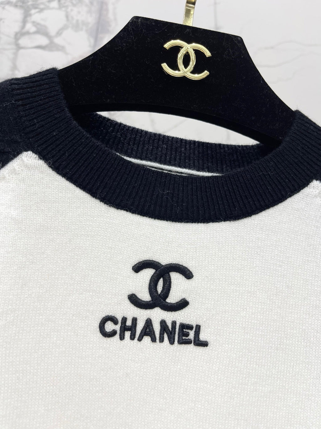 CHANEL 26S SHORT-SLEEVE KNIT TOP 957