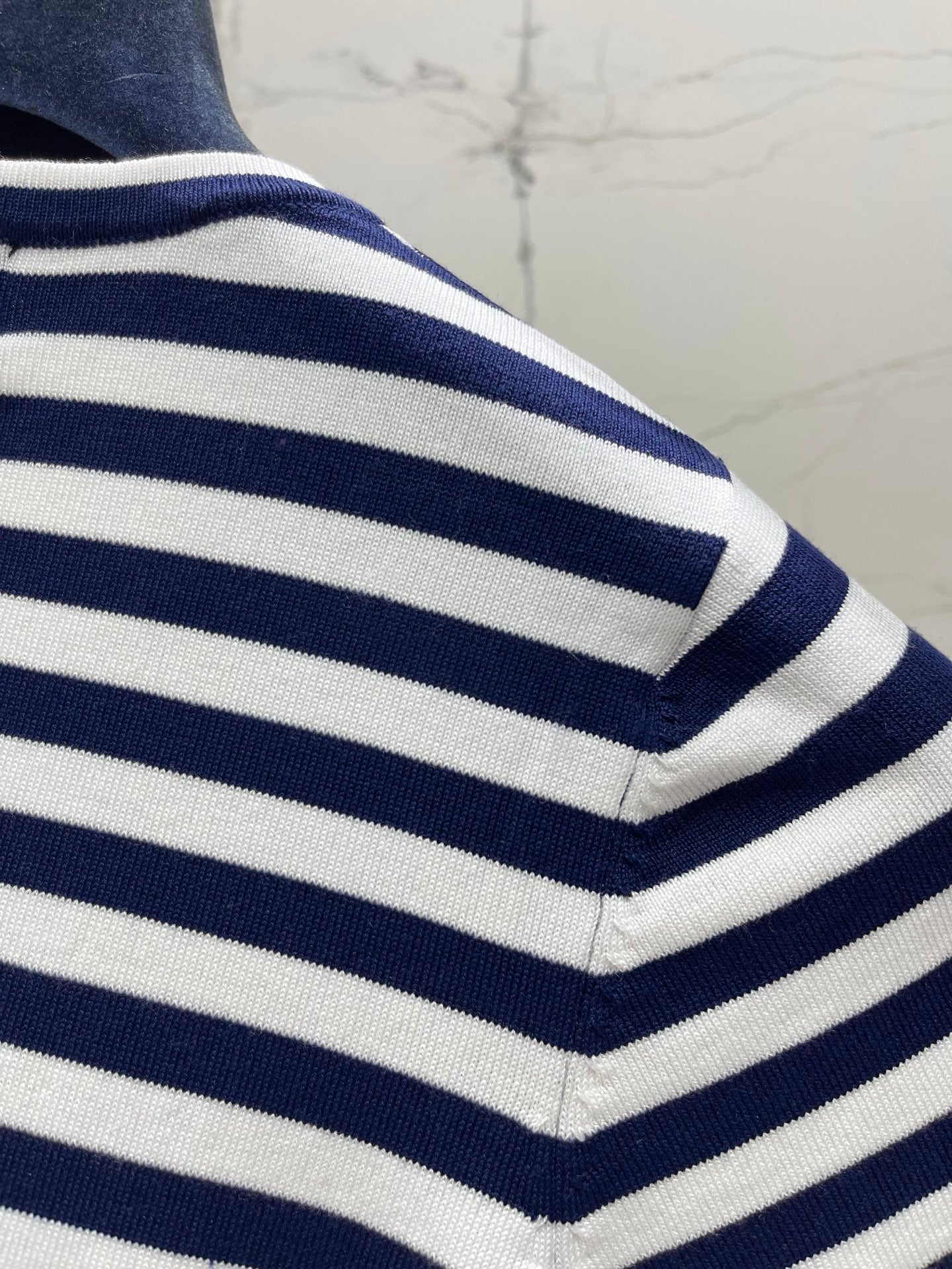 LV 26S T-SHIRT STYLE 199