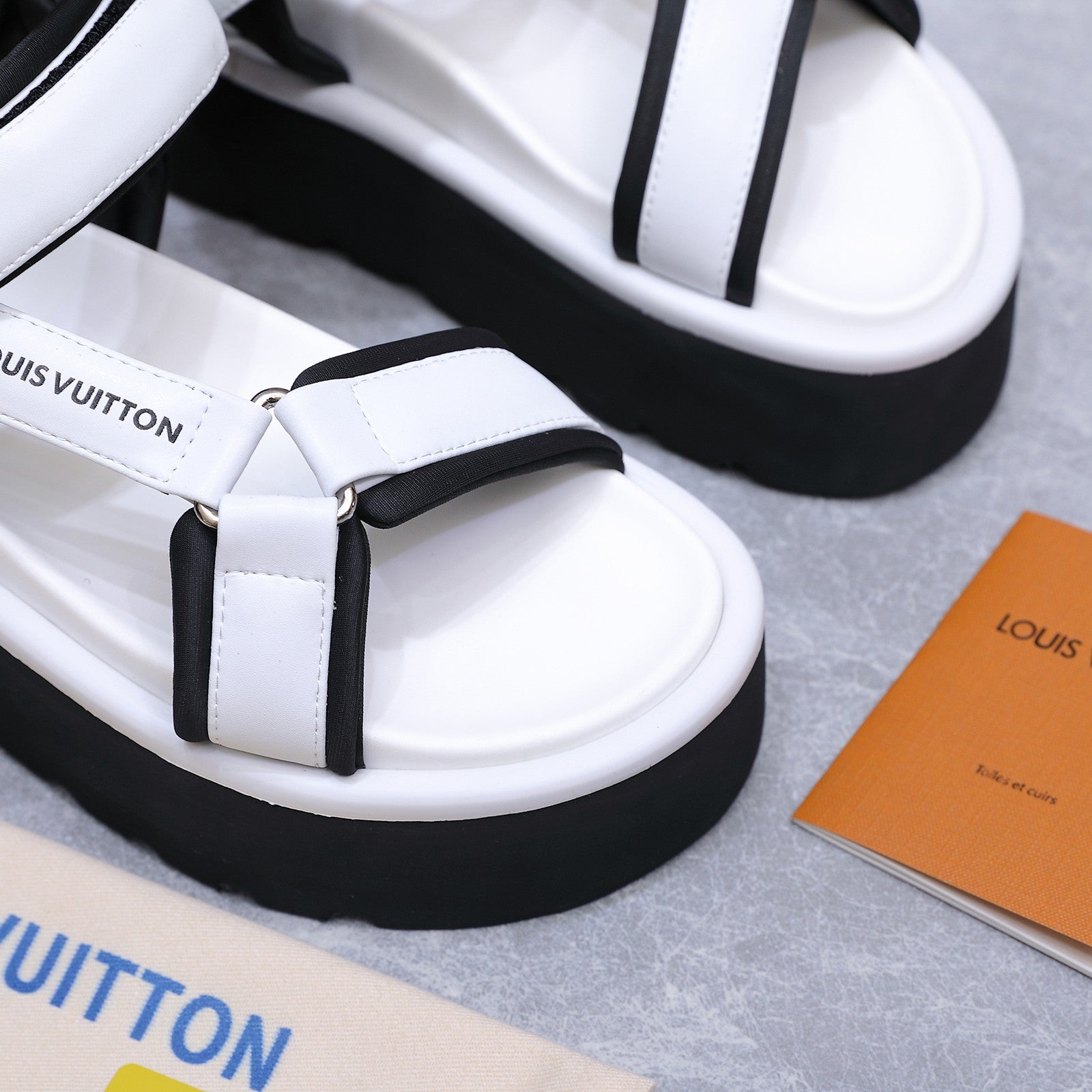 LV 26S CHAMELEON PLATFORM SANDALS 60MM IN WHITE CALFSKIN AND EVA