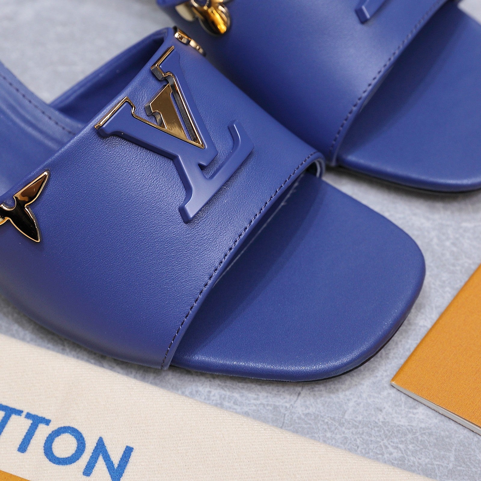 LV 26S BLOCK HEEL MULE SANDALS 55MM IN DARK BLUE CALFSKIN GOLD HARDWARE