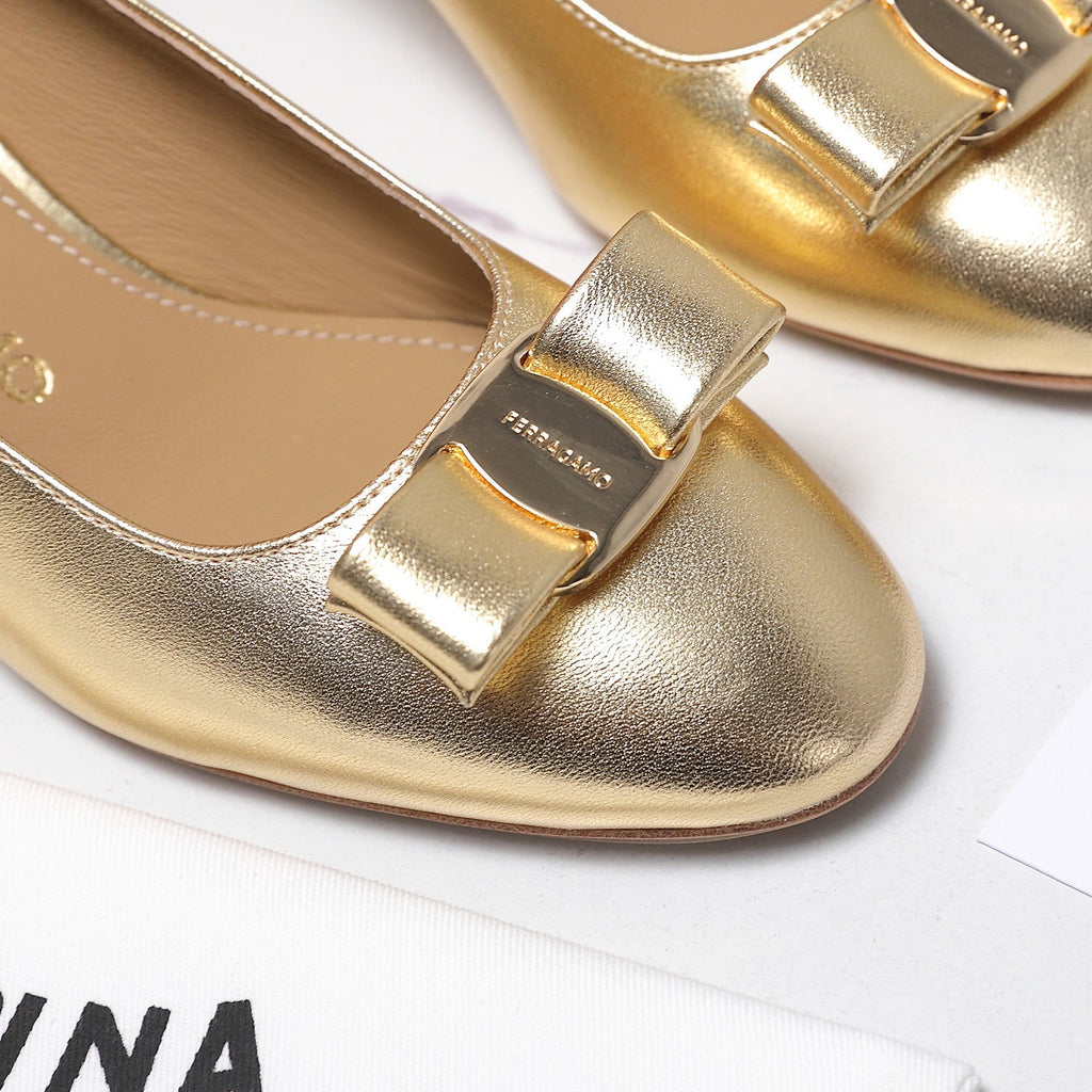 LV 26S SLINGBACK PUMPS 55MM IN GOLD PATENT CALFSKIN WITH BOW