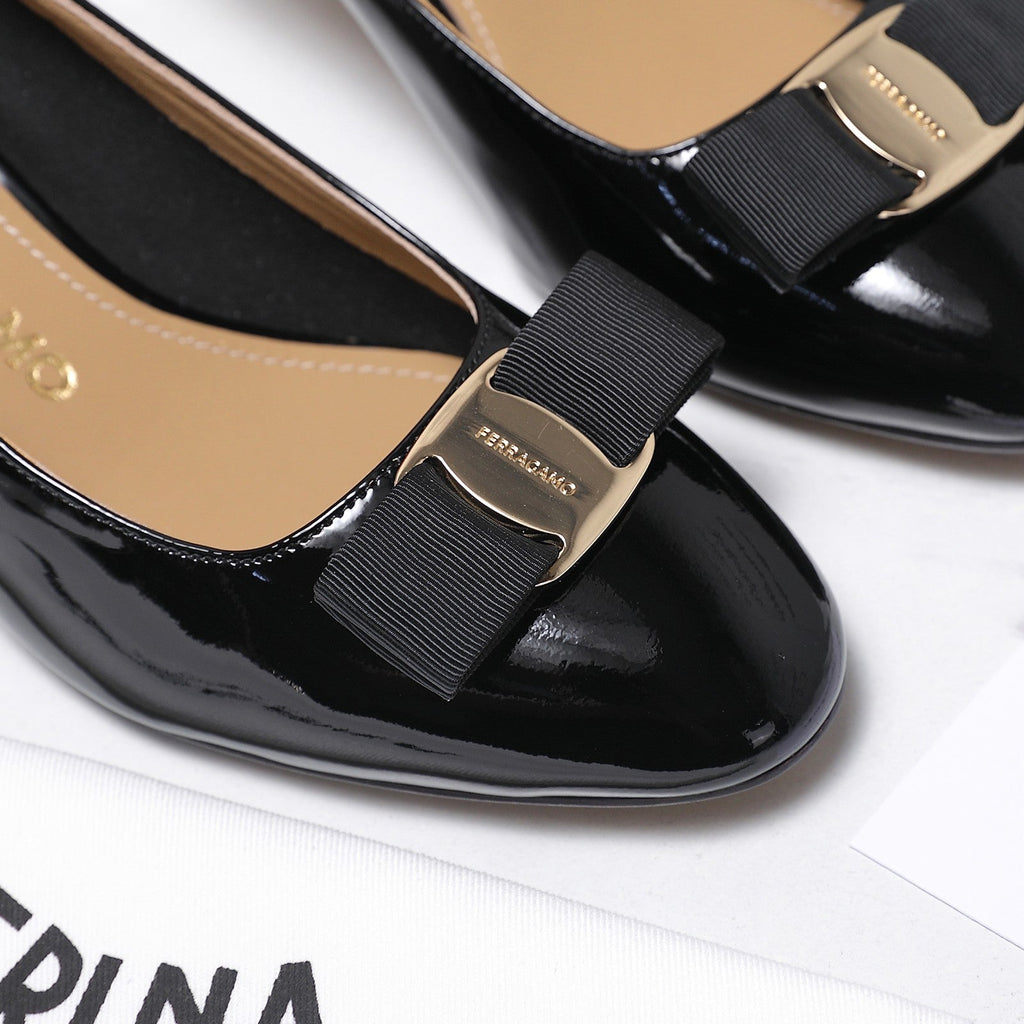 LV 26S SLINGBACK PUMPS 55MM IN BLACK PATENT CALFSKIN WITH BOW