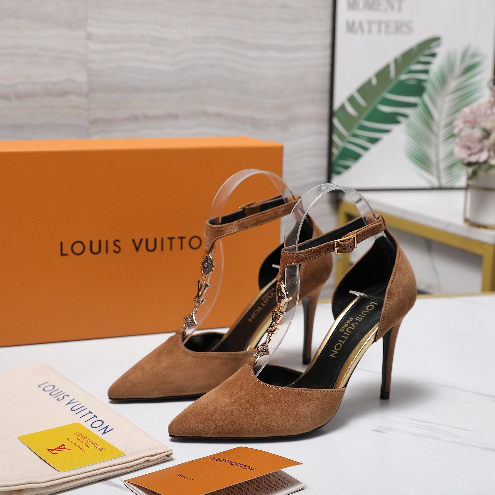 LV 26S POINTED TOE T-STRAP PUMPS 95MM IN BROWN SUEDE GOLD HARDWARE
