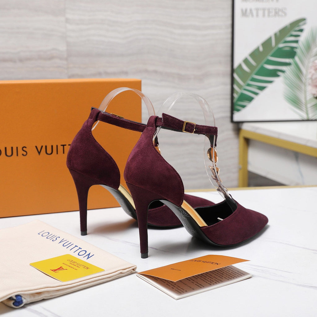 LV 26S POINTED TOE T-STRAP PUMPS 95MM IN BURGUNDY RED SUEDE GOLD HARDWARE