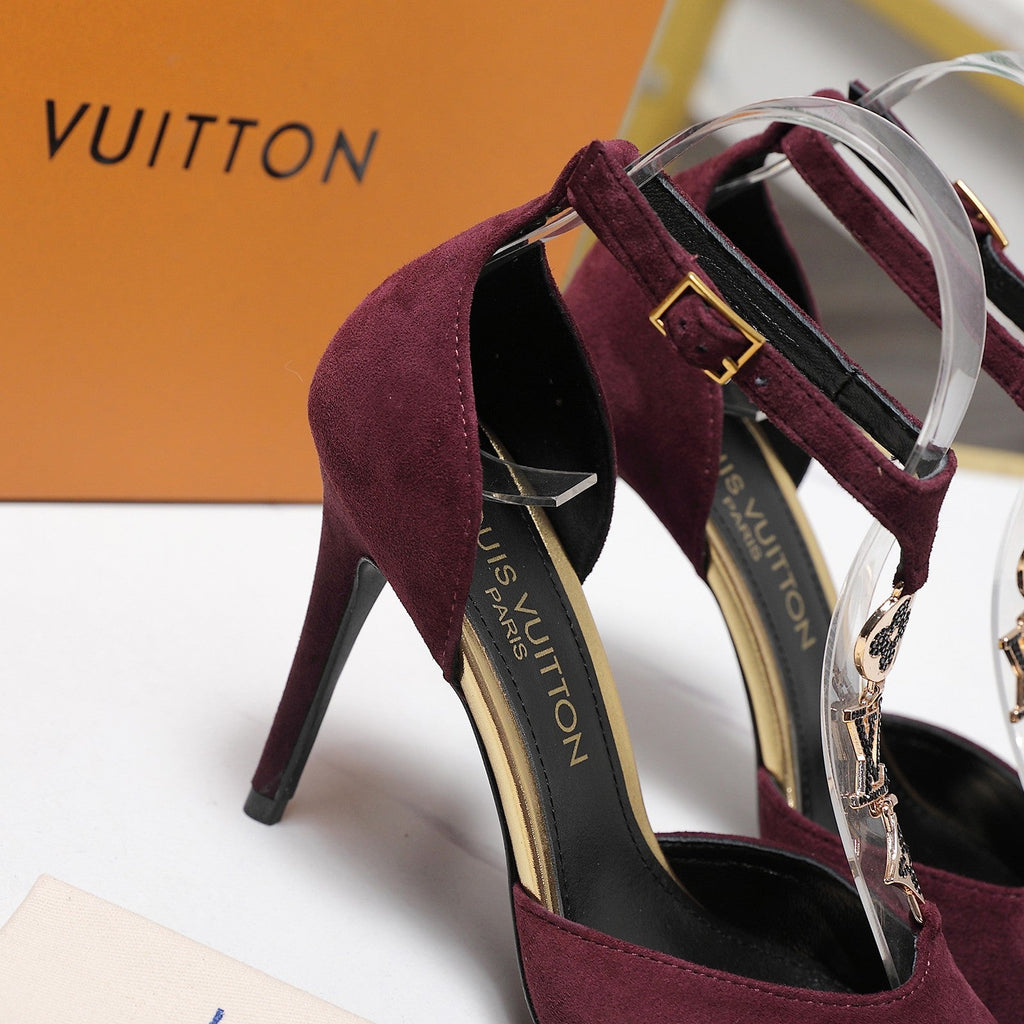 LV 26S POINTED TOE T-STRAP PUMPS 95MM IN BURGUNDY RED SUEDE GOLD HARDWARE