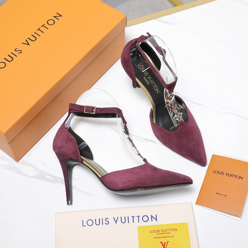 LV 26S POINTED TOE T-STRAP PUMPS 95MM IN BURGUNDY RED SUEDE GOLD HARDWARE