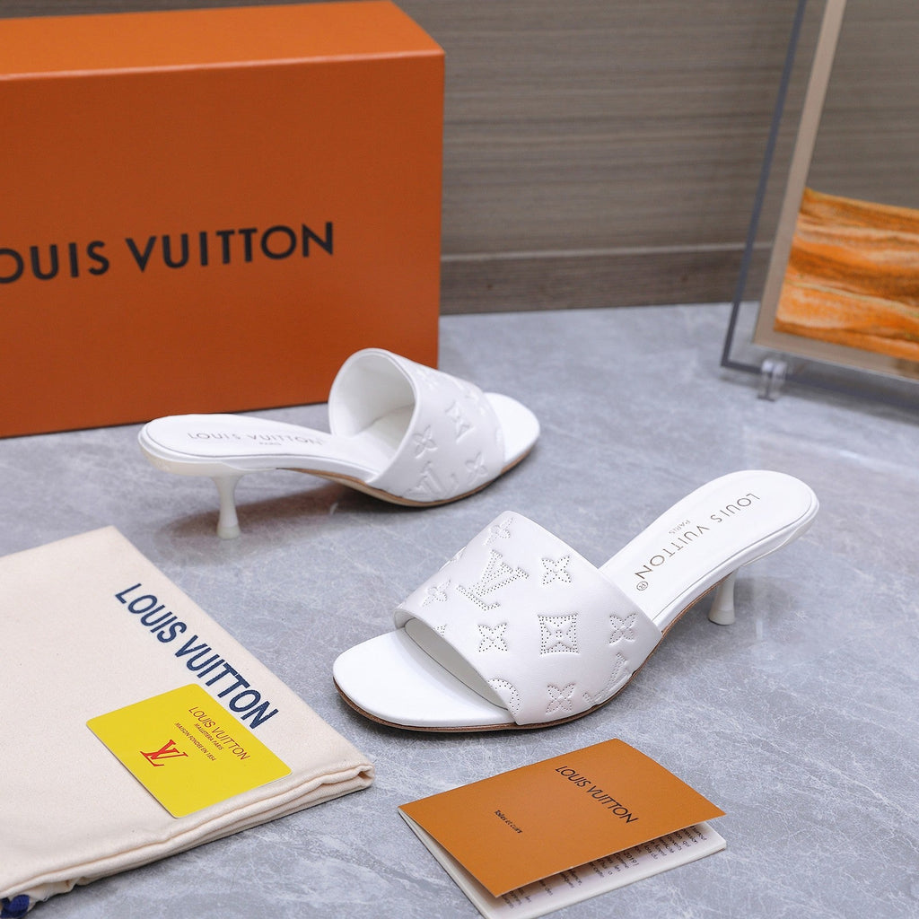 LV 26S 6AM MULE 55MM IN WHITE CALFSKIN EMBOSSED MONOGRAM LOGO