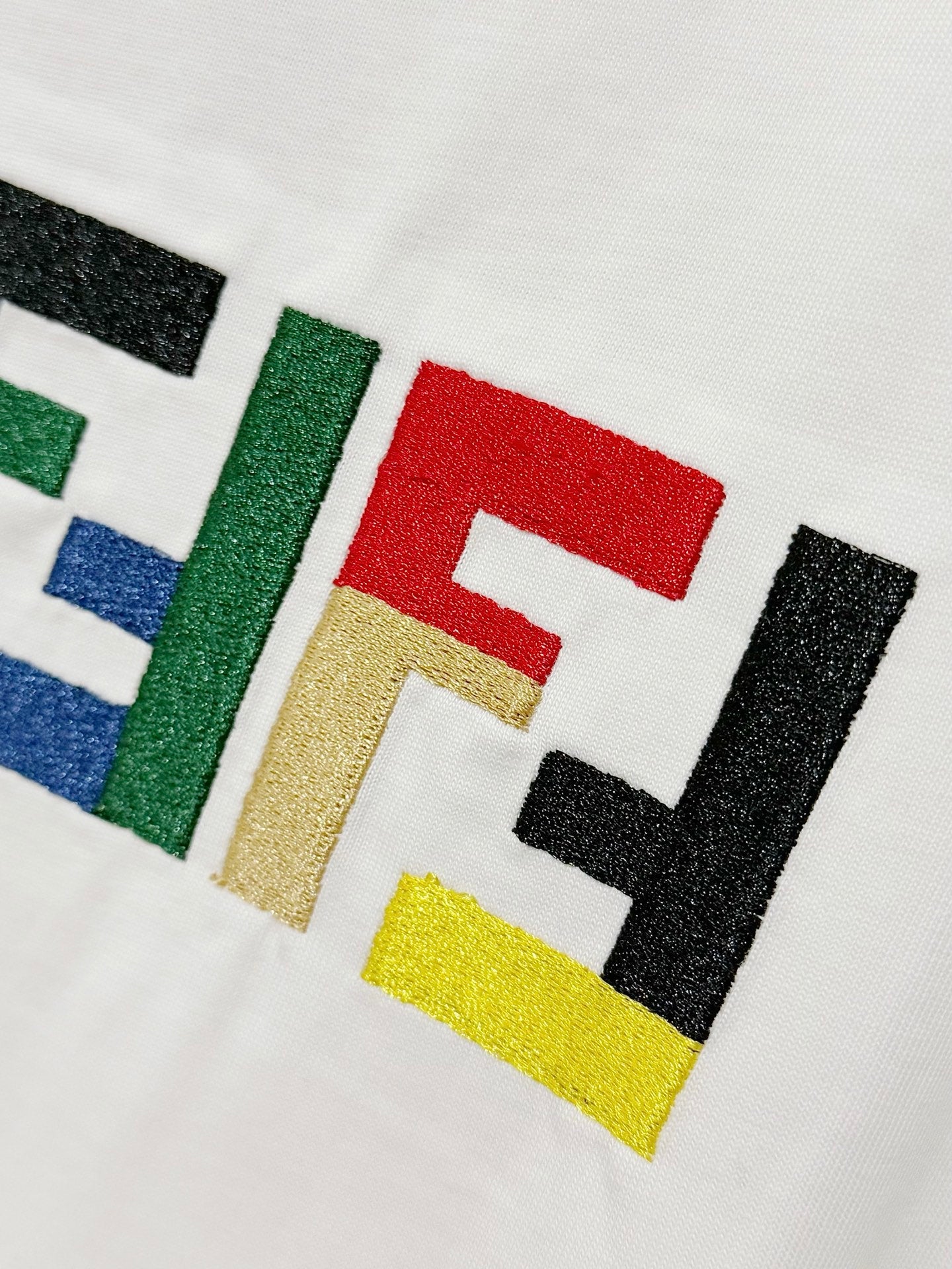 FENDI 26S SHORT SLEEVE T-SHIRT 193