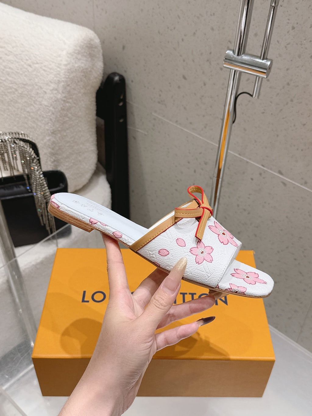 LV 26S FLAT SLIDES IN WHITE CANVAS WITH PINK BLOSSOM PRINT